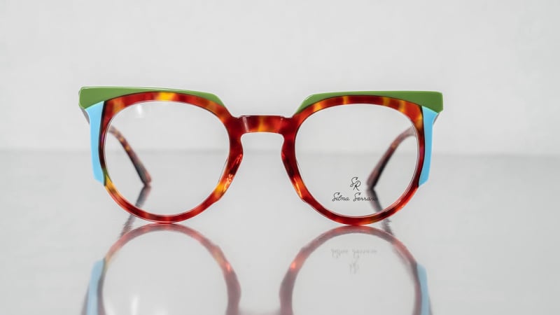 Gafas Estilo Celeste Optica Sobre Ruedas